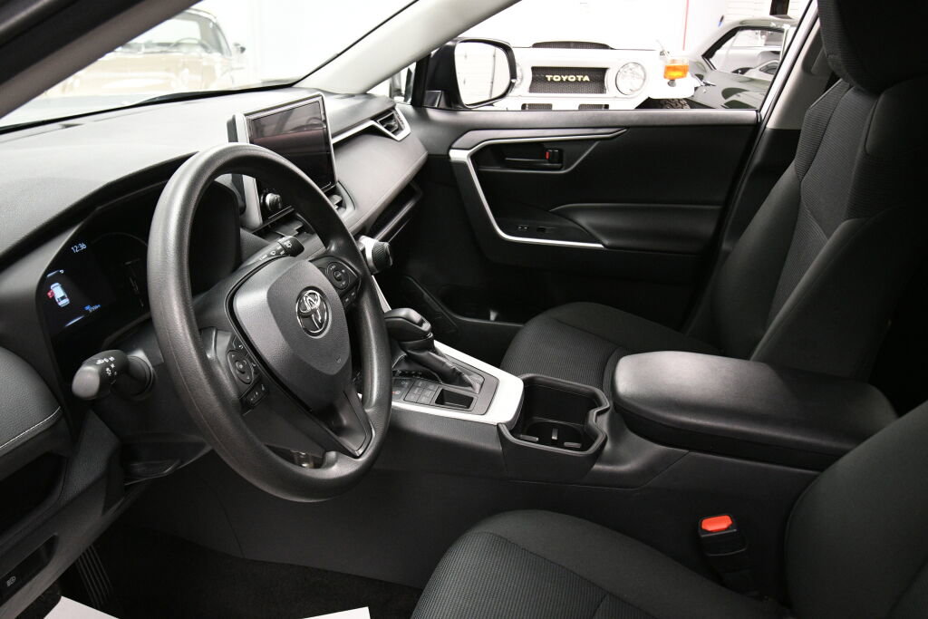 Certified 2024 Toyota RAV4 LE image 18
