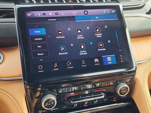 Used 2025 Jeep Grand Cherokee Summit AWD/4WD image 44
