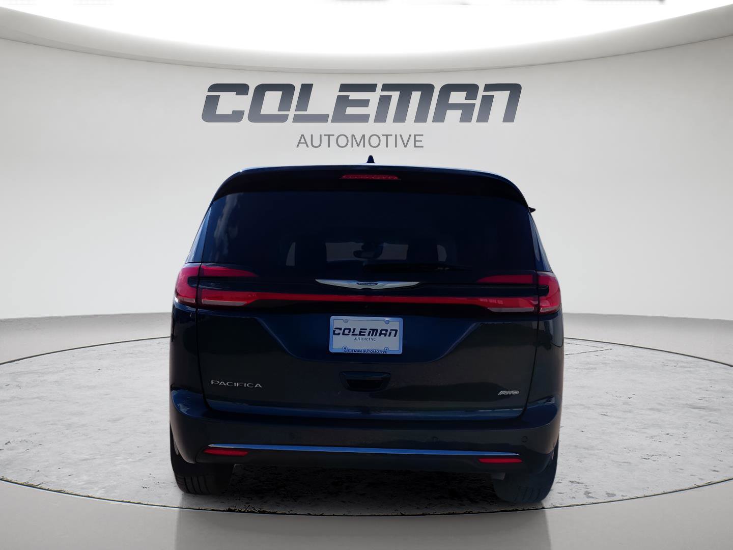 Used 2024 Chrysler Pacifica Touring-L AWD/4WD image 4