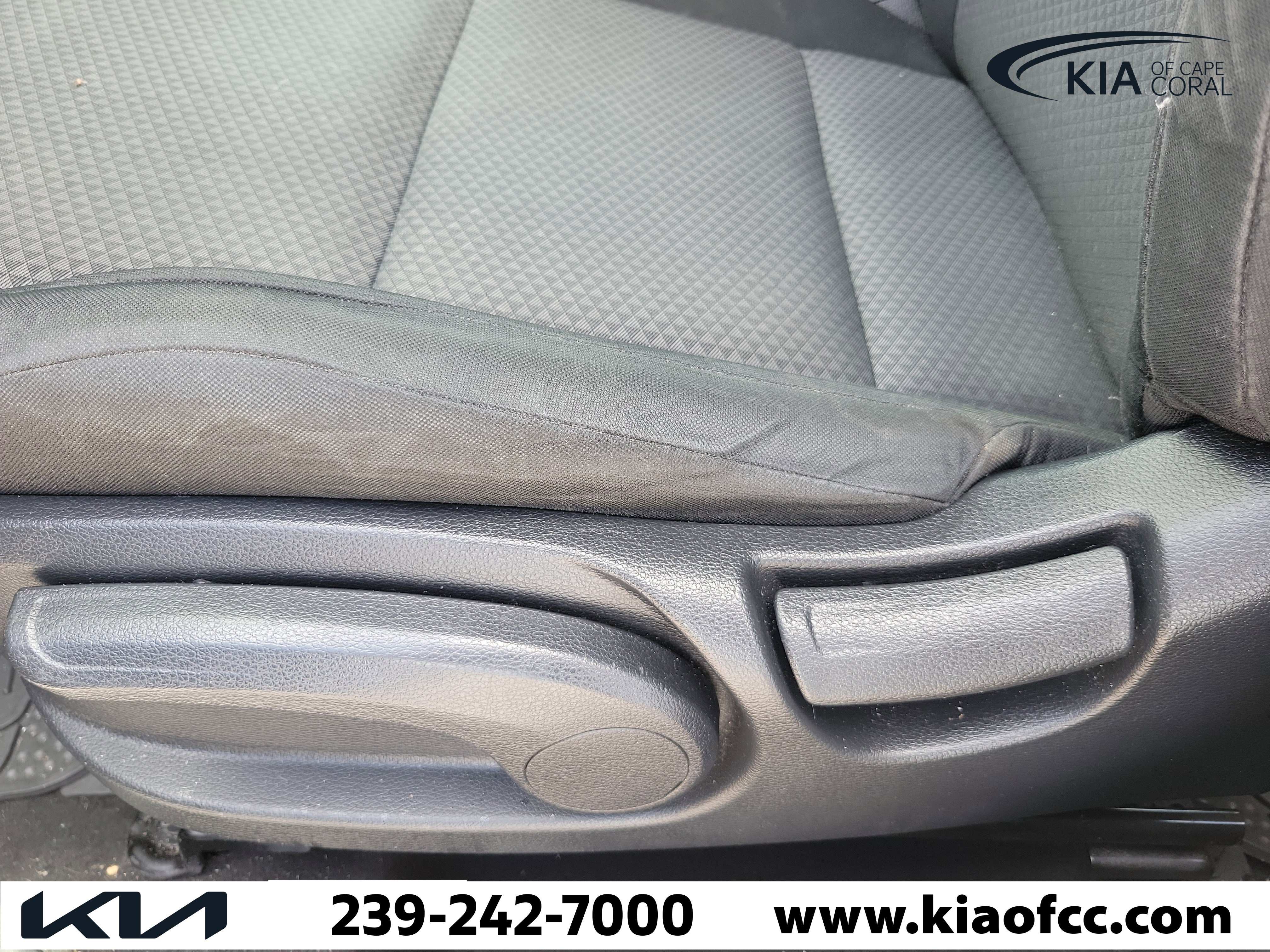 Used 2020 Kia Soul LX FWD image 16