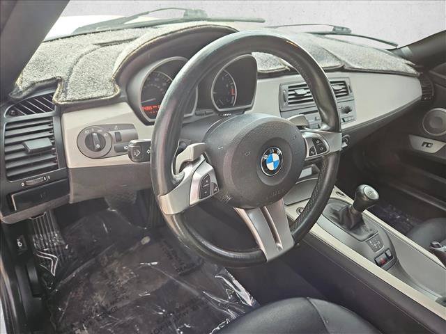 Used 2004 BMW Z4 3.0i RWD image 10