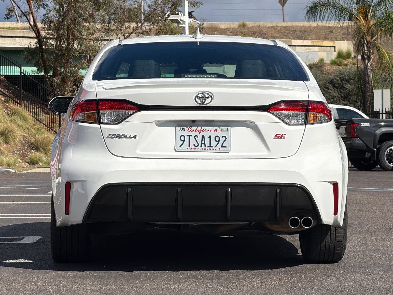 Used 2025 Toyota Corolla SE FWD image 4