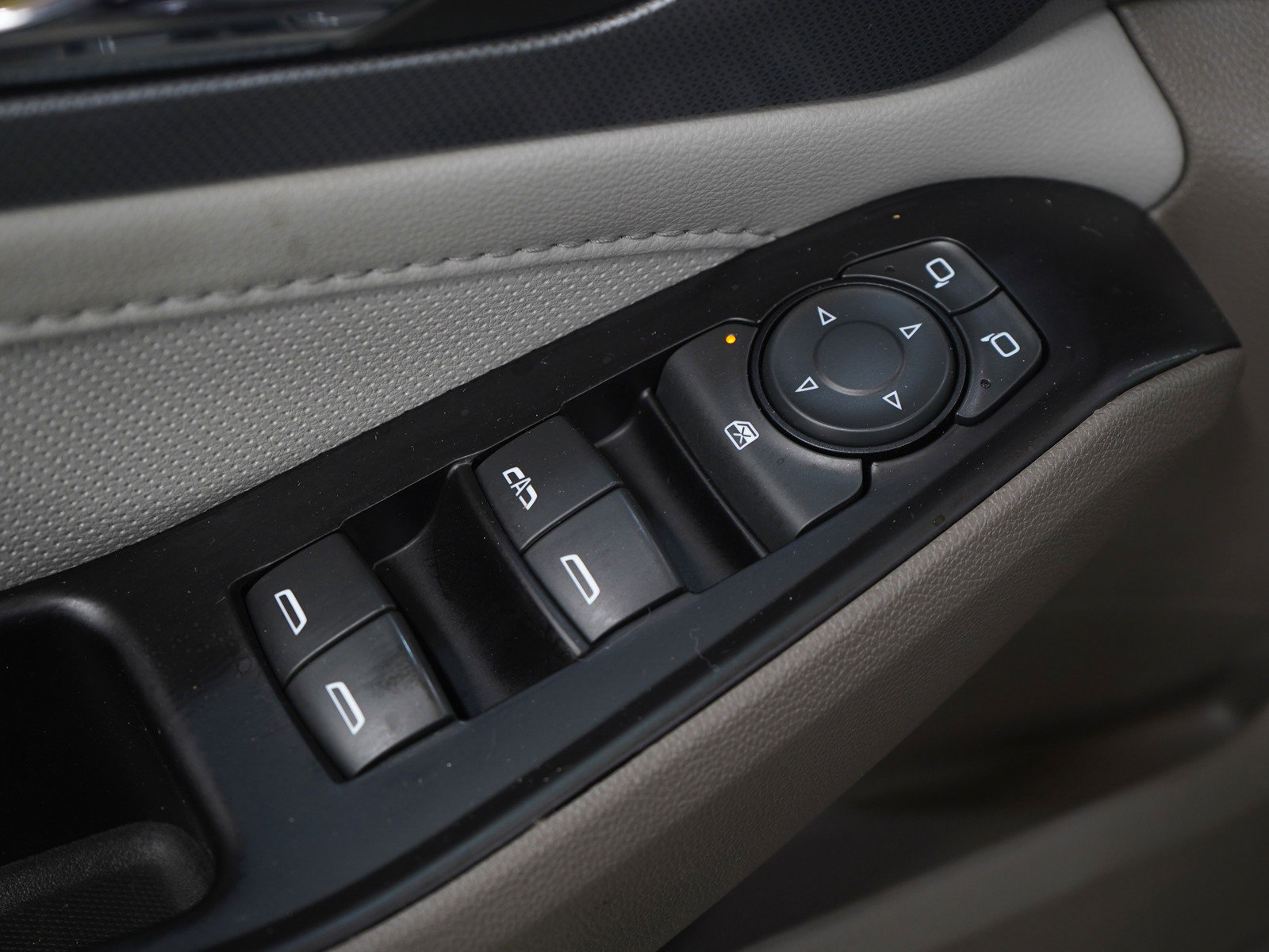 Used 2020 Chevrolet Traverse Premier AWD/4WD image 25