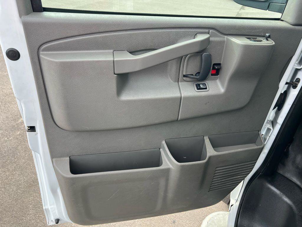 Used 2024 Chevrolet Express 2500 w/ Driver Convenience Package image 17