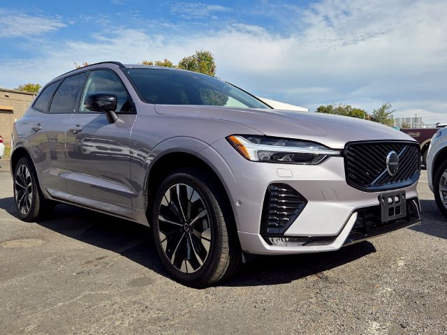 Certified 2026 Volvo XC60 B5 Plus AWD/4WD image 6