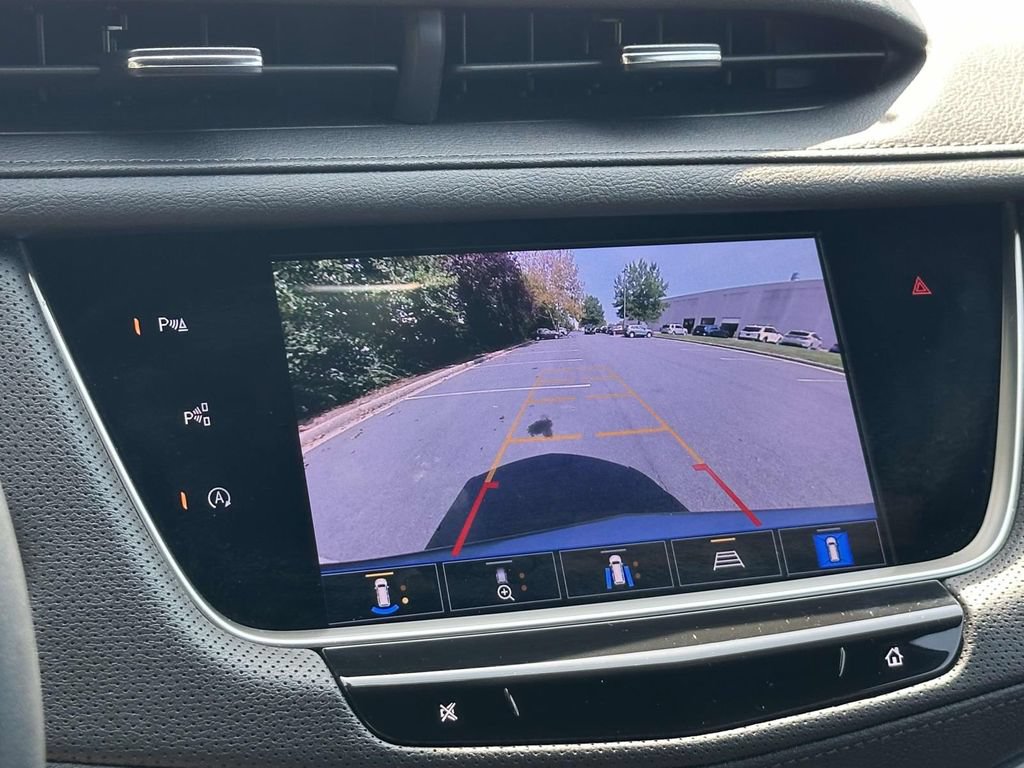 Used 2023 Cadillac XT5 Premium Luxury w/ Technology Package AWD/4WD image 14