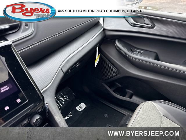 New 2025 Jeep Grand Cherokee L Altitude image 25