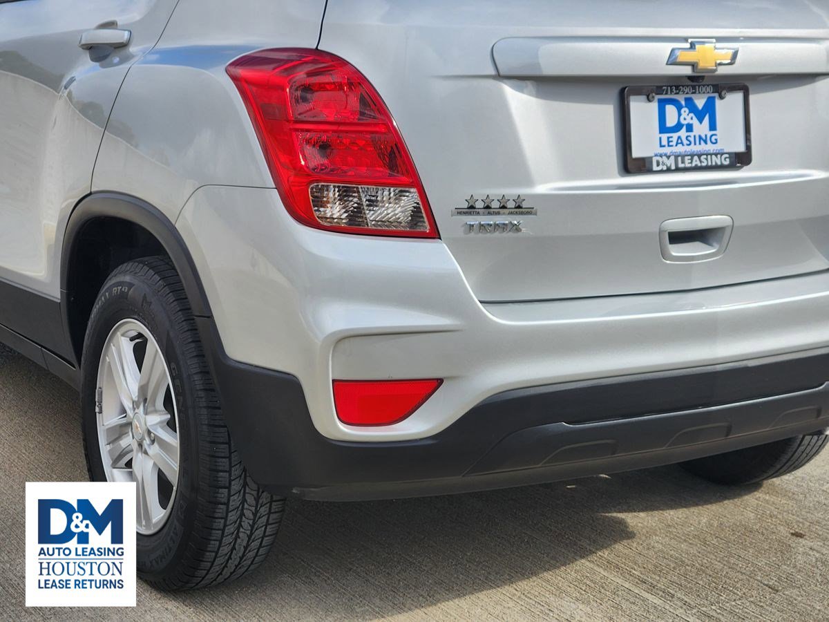 Used 2022 Chevrolet Trax LS w/ Tint and Cruise Package image 15