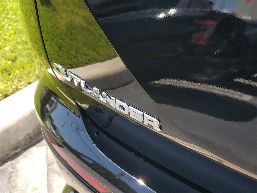 New 2025 Mitsubishi Outlander SEL Black Edition image 9