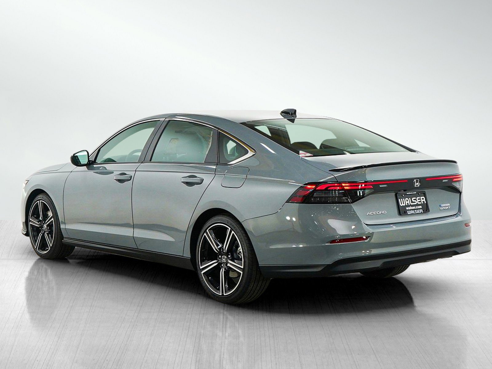 Used 2025 Honda Accord Sport image 3