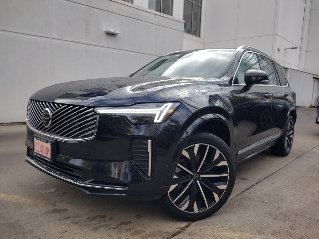 New 2026 Volvo XC90 B6 Plus w/ Protection Package Premier