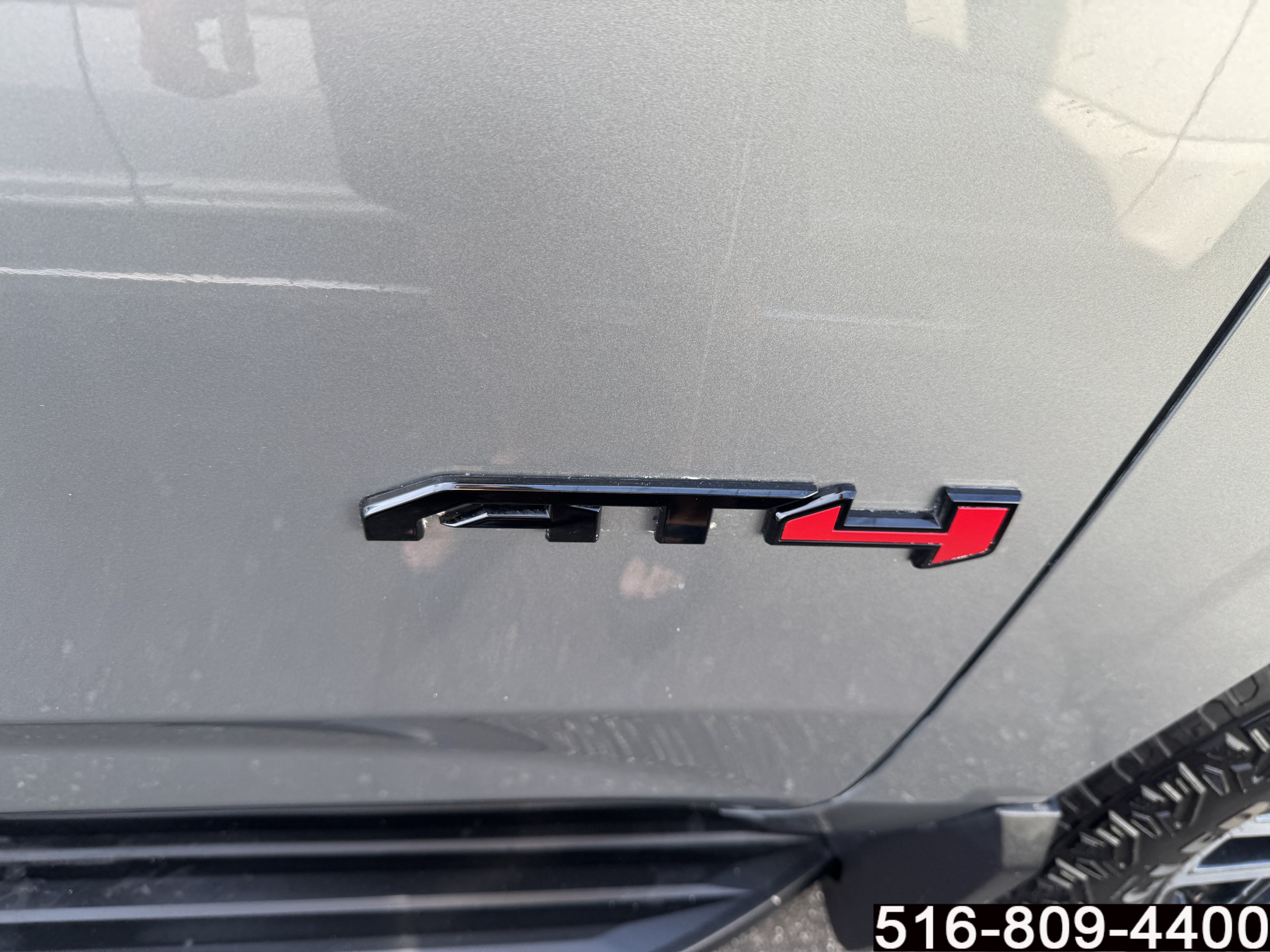 Used 2024 GMC Yukon AT4 AWD/4WD image 4