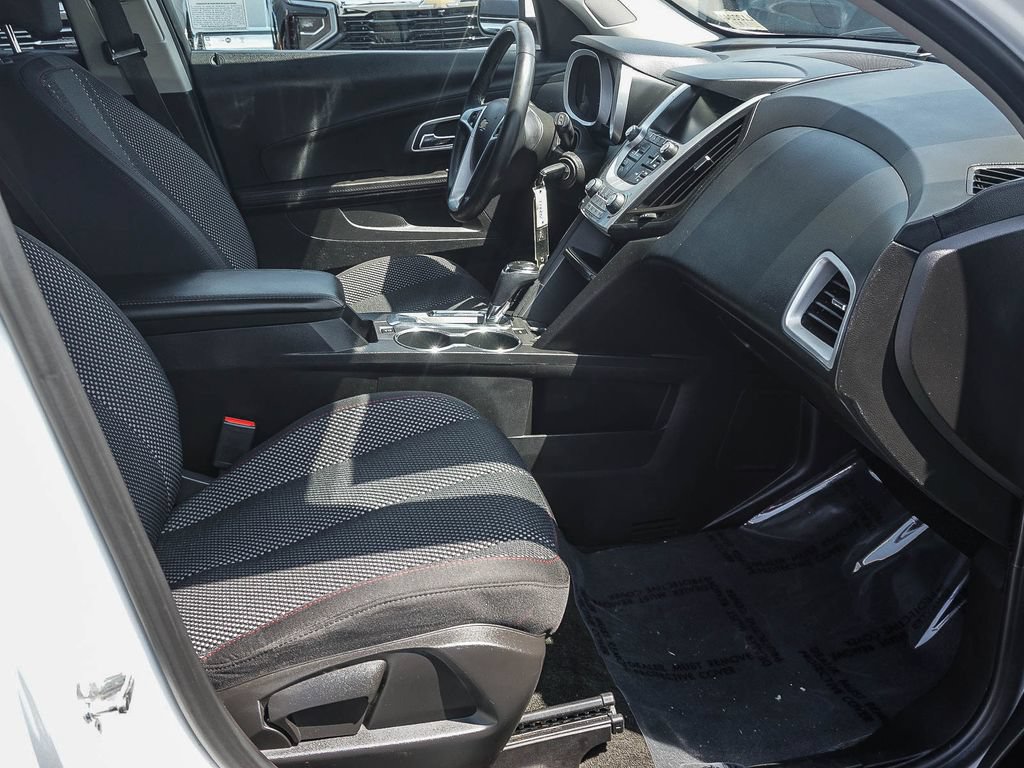 Used 2017 Chevrolet Equinox LT w/ Convenience Package FWD image 12