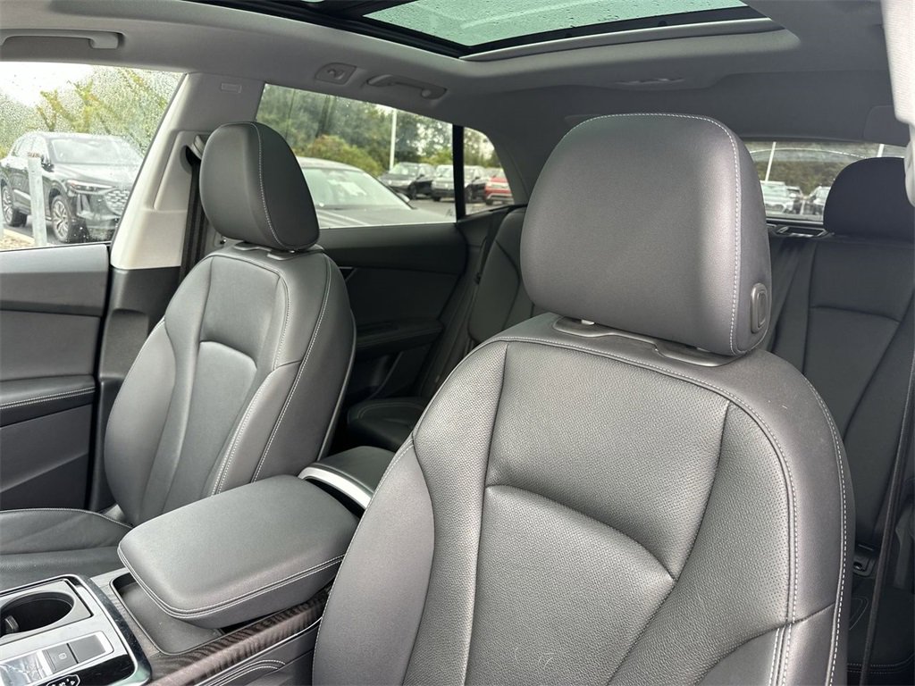 Used 2023 Audi Q8 Premium Plus w/ Premium Plus Package image 2