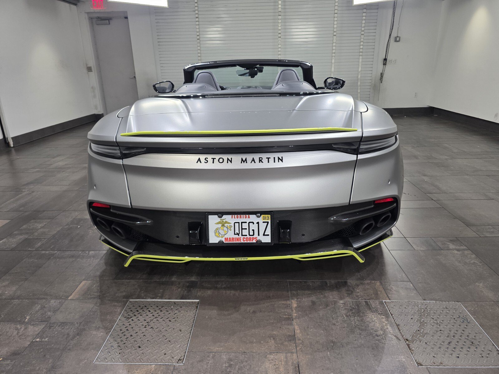 Used 2023 Aston Martin DBS Superleggera Volante RWD image 20