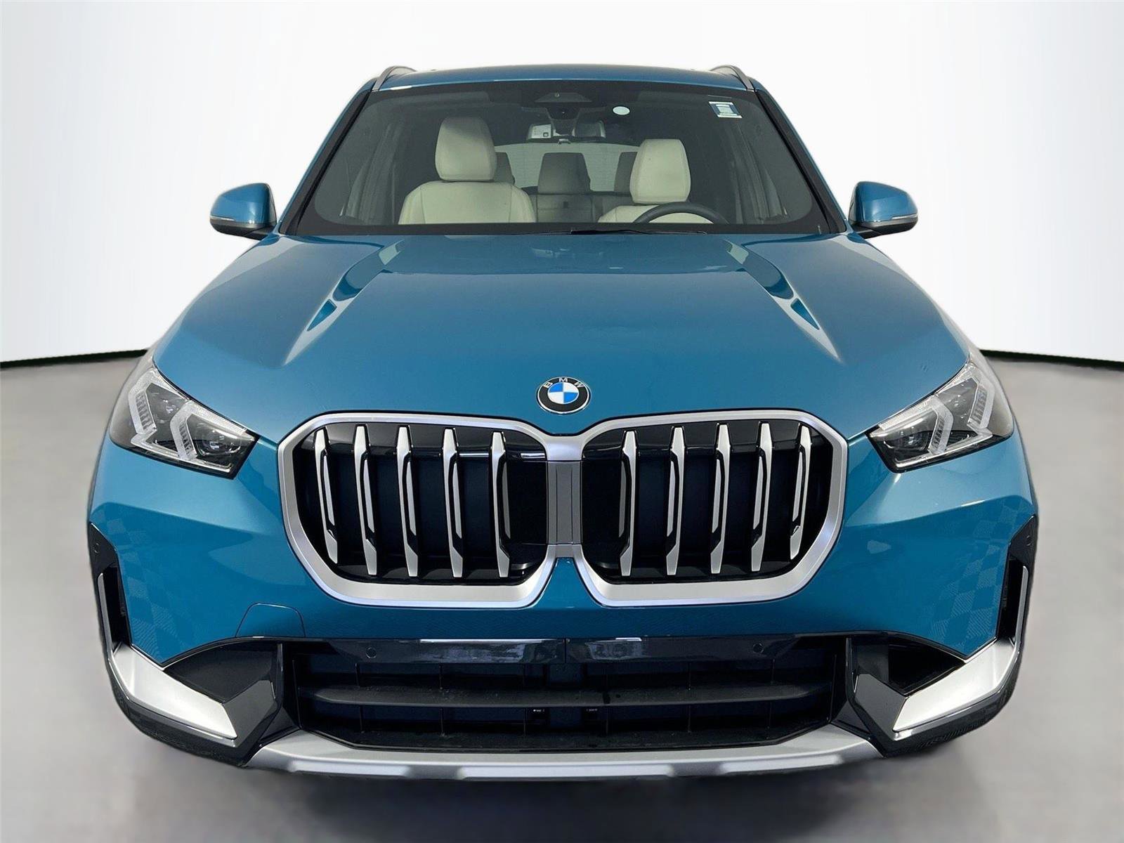 Used 2025 BMW X1 xDrive28i w/ Convenience Package AWD/4WD image 9