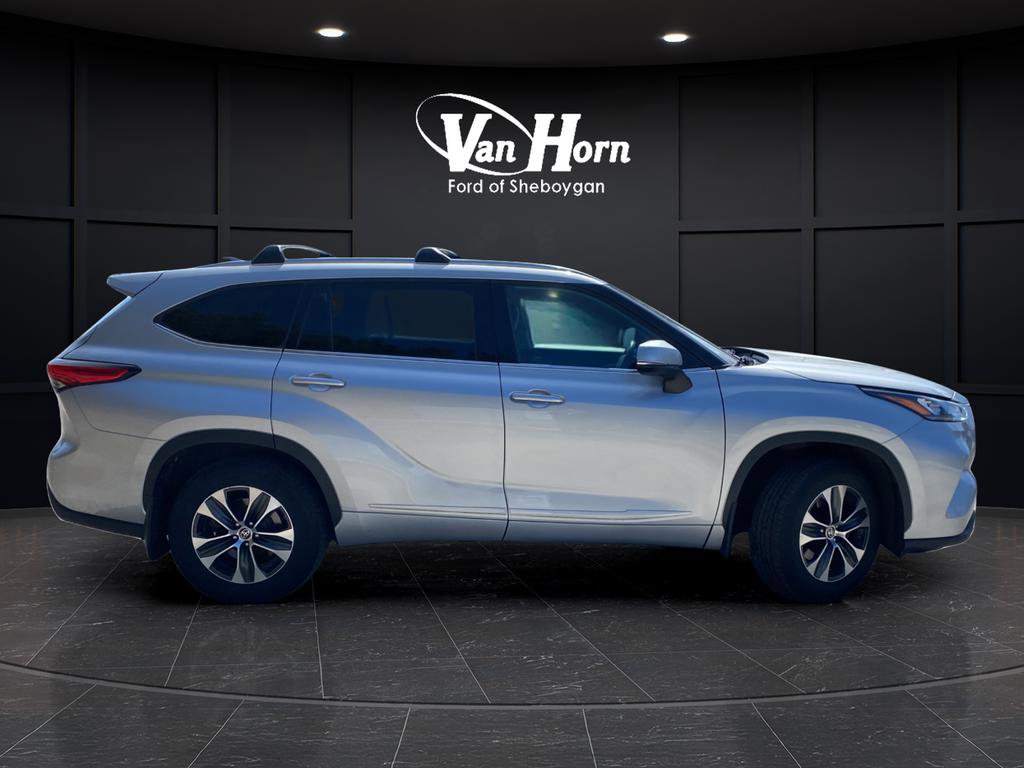 Used 2020 Toyota Highlander XLE image 8