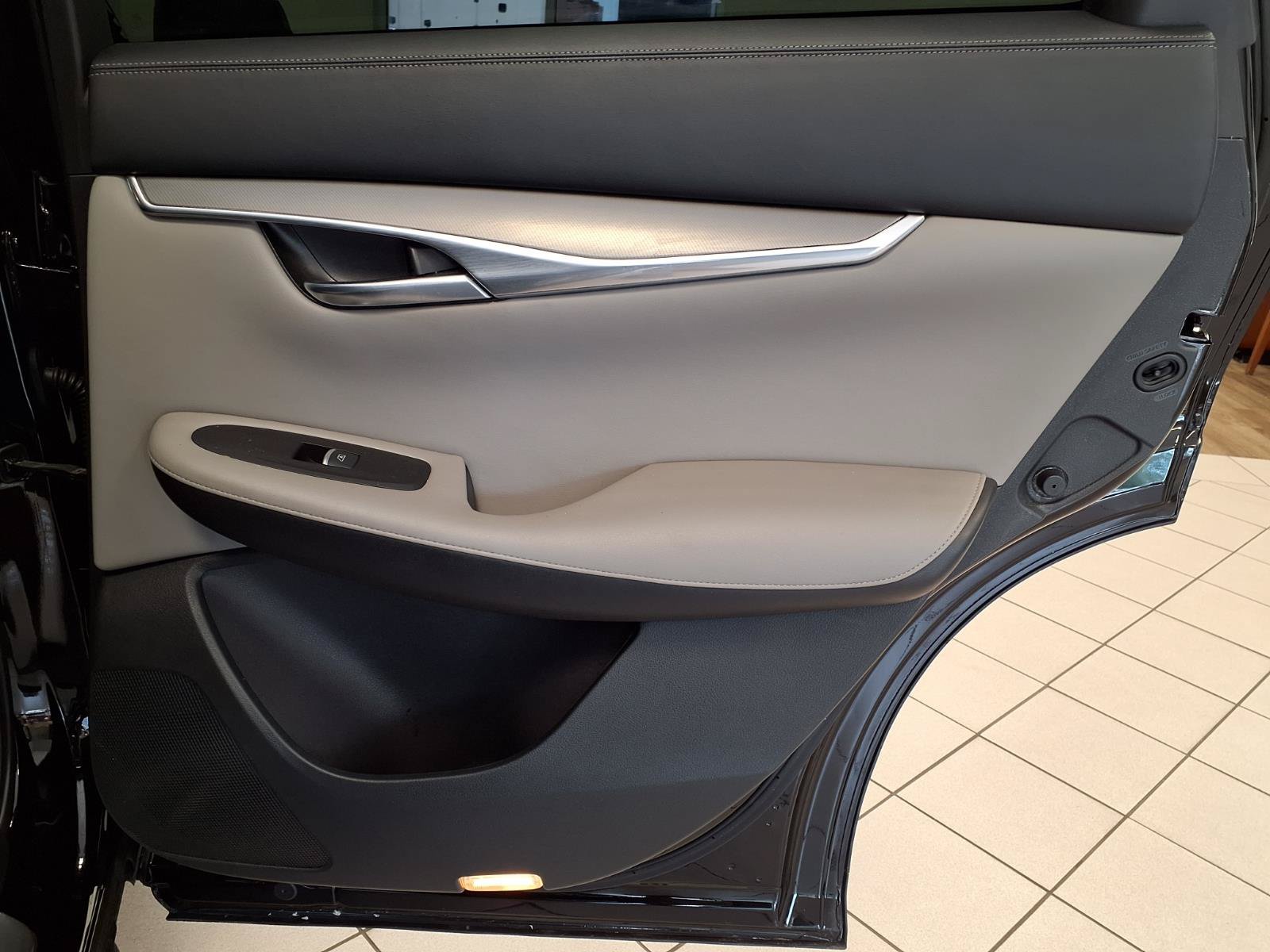 Used 2023 INFINITI QX50 Luxe w/ Cargo Package FWD image 13