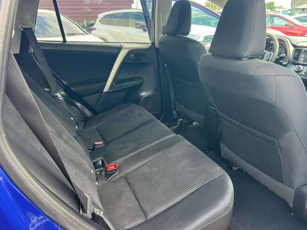 Used 2015 Toyota RAV4 LE FWD image 12