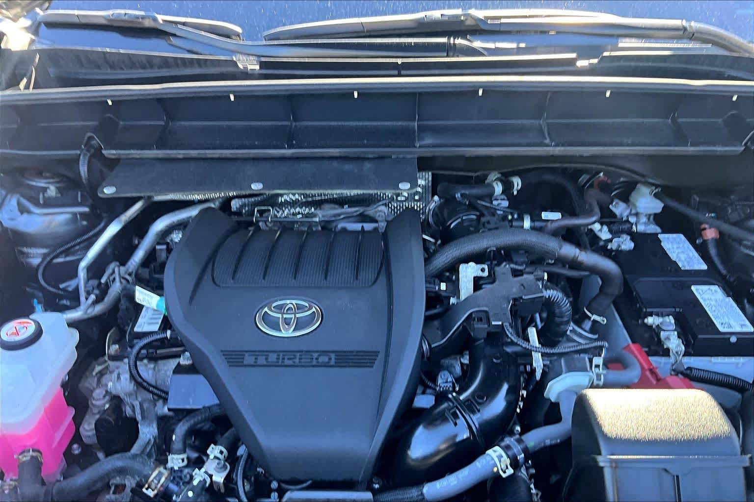 Used 2025 Toyota Highlander XSE AWD/4WD image 32