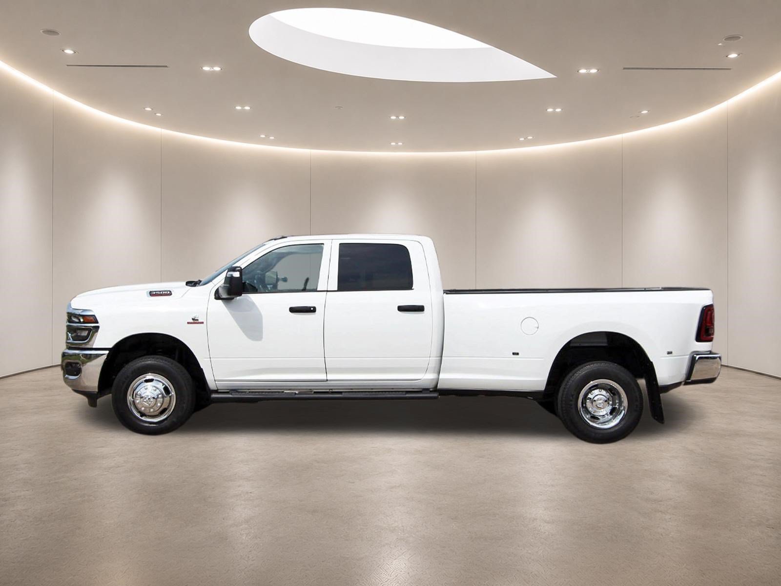 Used 2026 RAM 3500 Tradesman AWD/4WD image 4