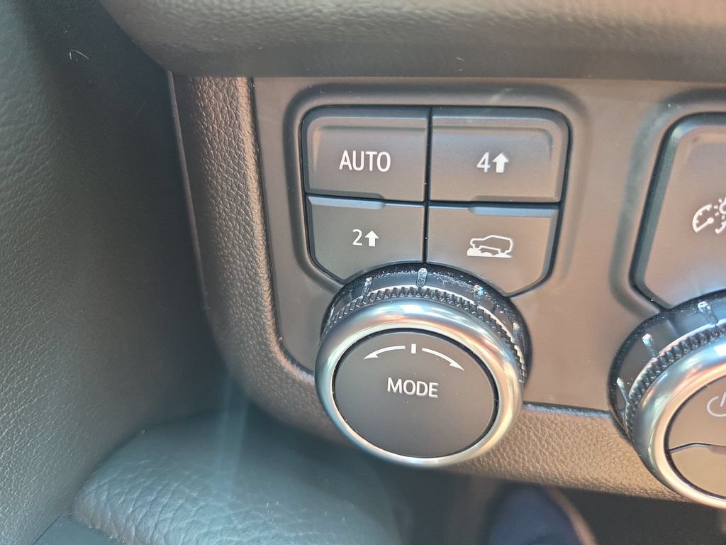Certified 2025 GMC Yukon Denali AWD/4WD image 22
