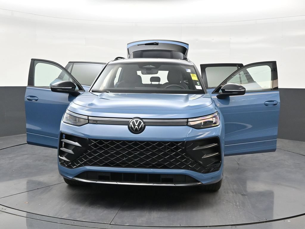 Used 2026 Volkswagen Tiguan SE R-Line FWD image 32