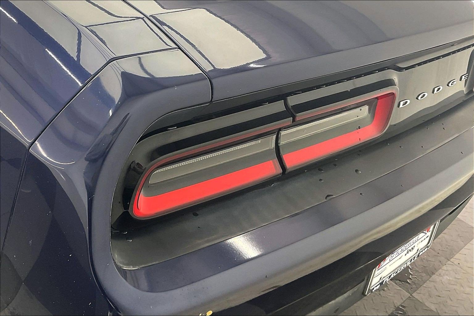 Used 2015 Dodge Challenger SXT w/ Driver Convenience Group RWD image 28