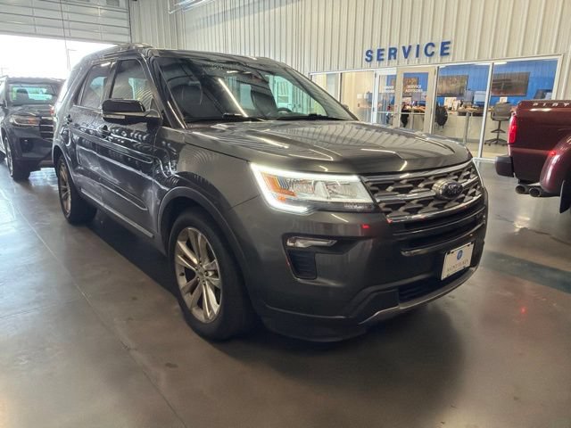 Used 2018 Ford Explorer XLT w/ Equipment Group 202A FWD image 1