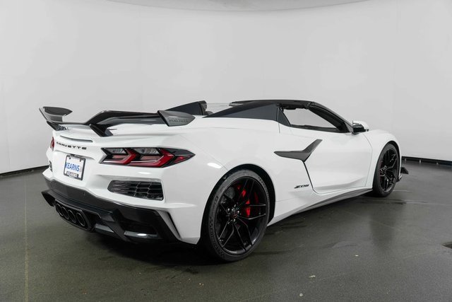 Used 2025 Chevrolet Corvette Z06 w/ Z07 Performance Package image 8