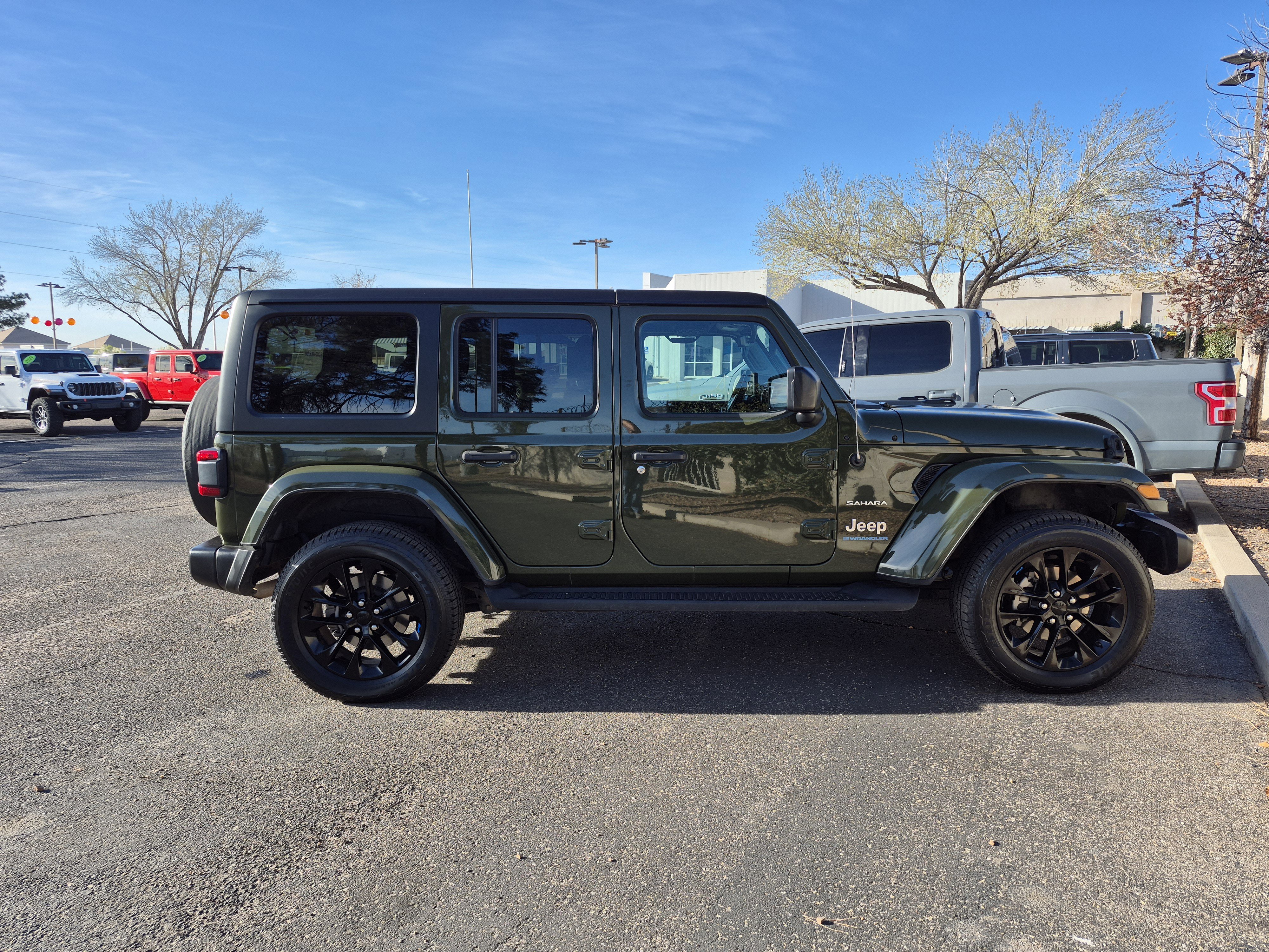 Used 2023 Jeep Wrangler Sahara 4xe image 8