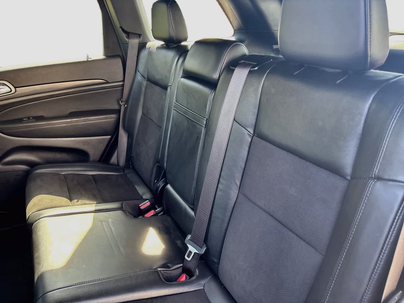 Used 2022 Jeep Grand Cherokee Laredo X RWD image 25