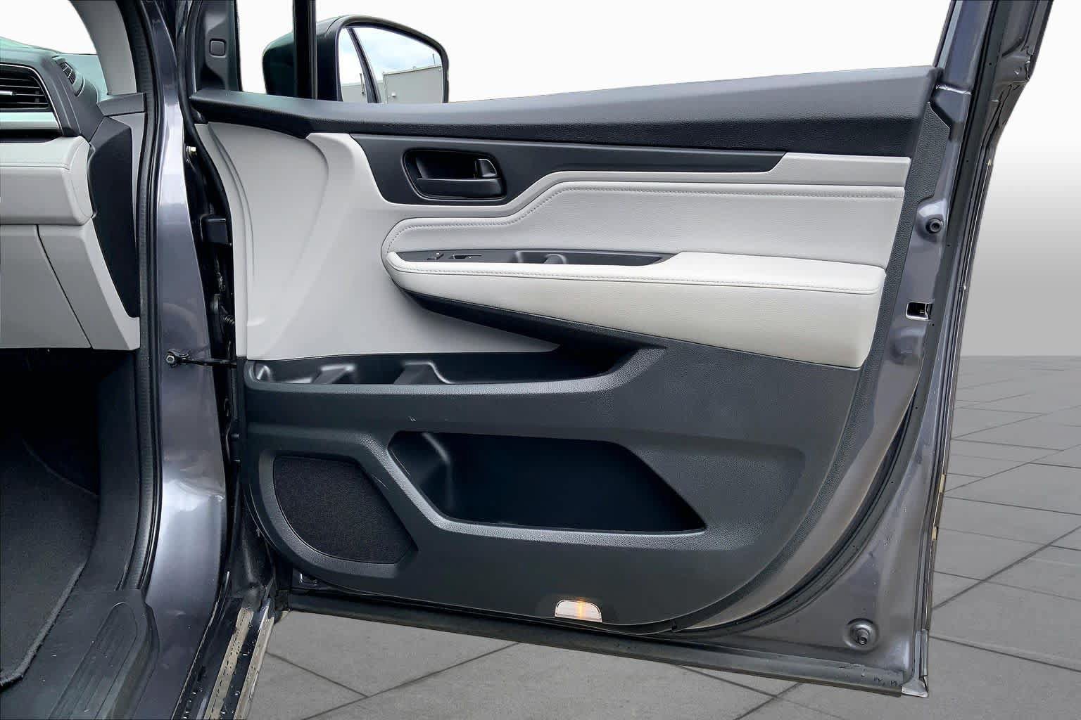 Used 2018 Honda Odyssey Touring image 23
