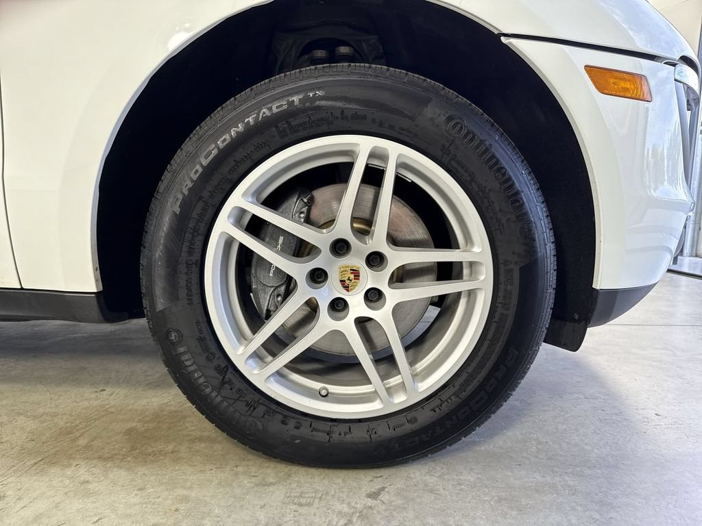 Certified 2017 Porsche Macan AWD/4WD image 15