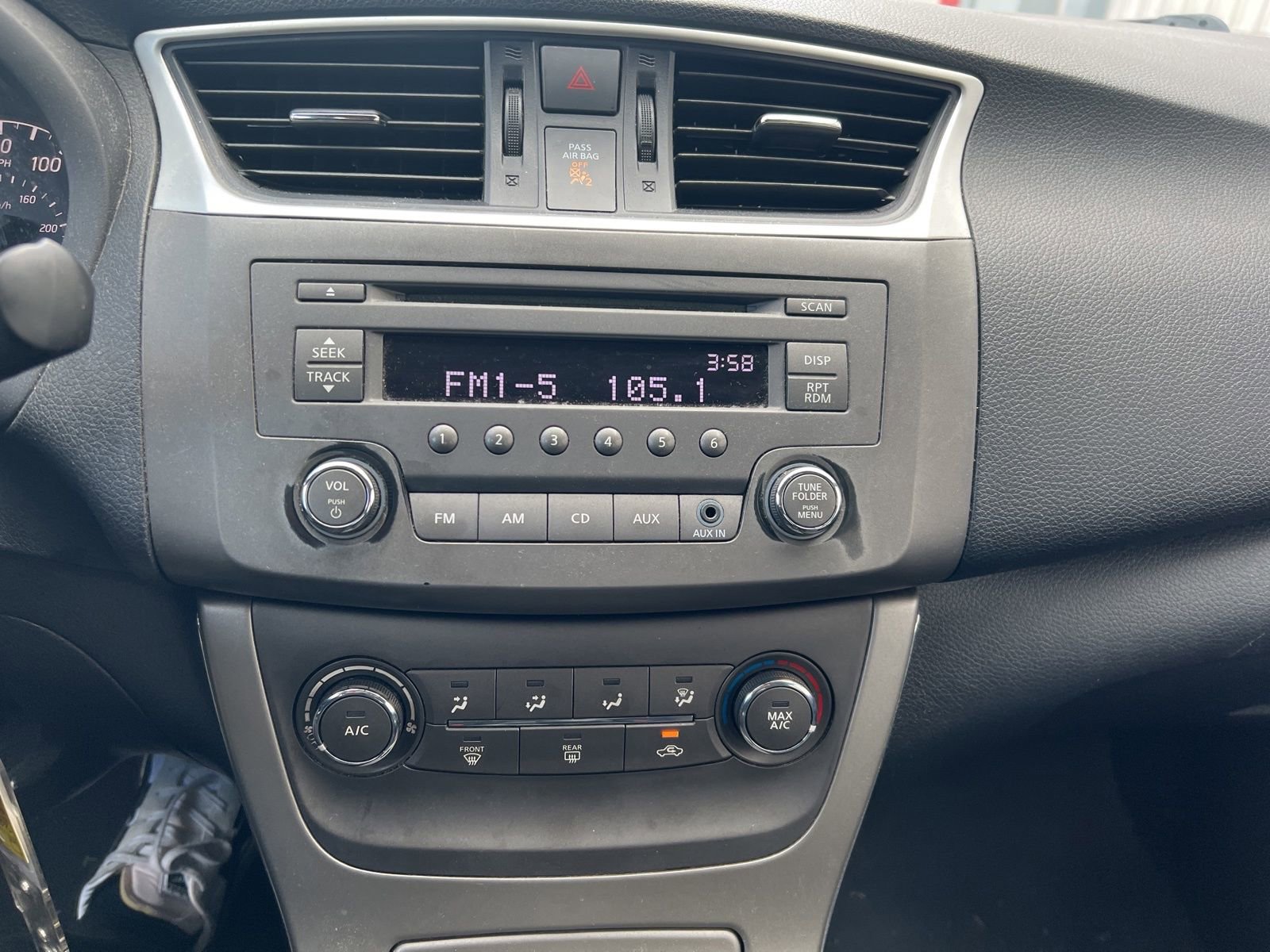 Used 2014 Nissan Sentra S image 11