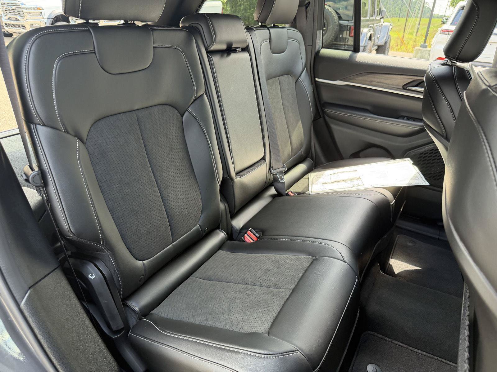 New 2026 Jeep Grand Cherokee Altitude RWD image 21
