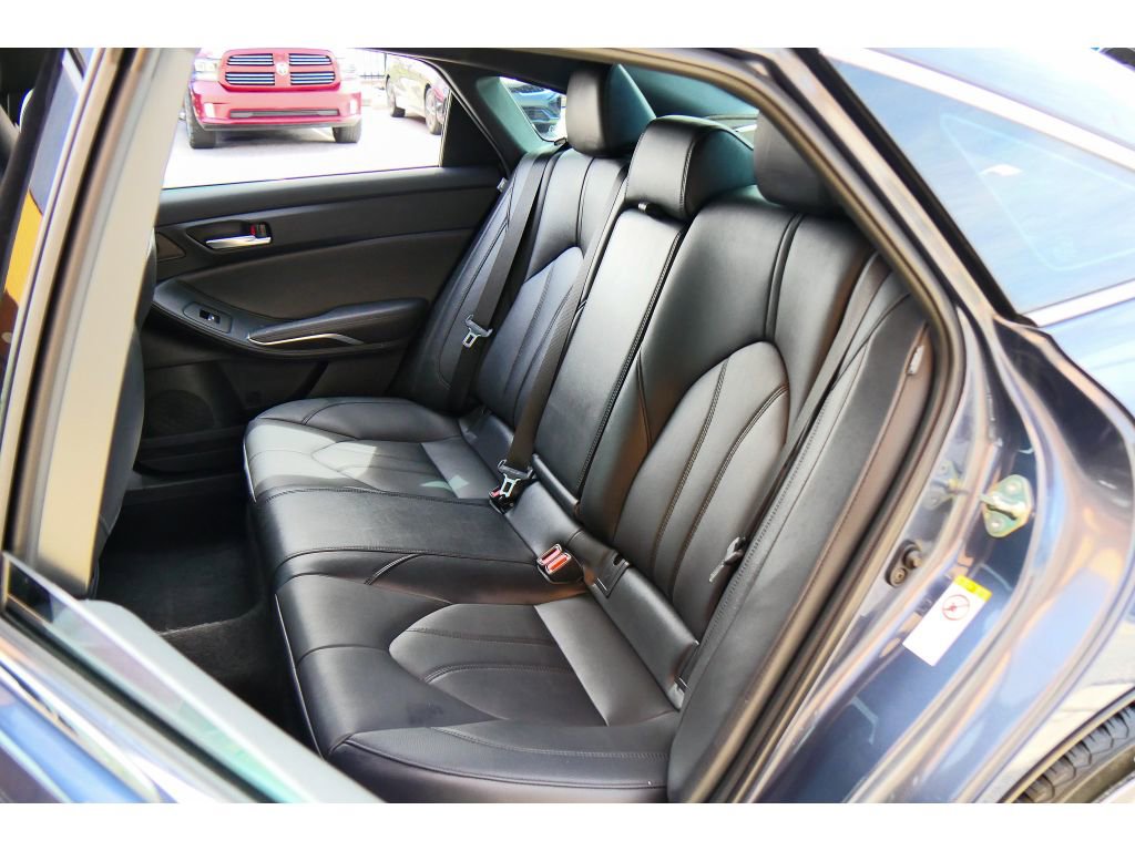 Used 2019 Toyota Avalon XLE w/ Moonroof Package FWD image 18