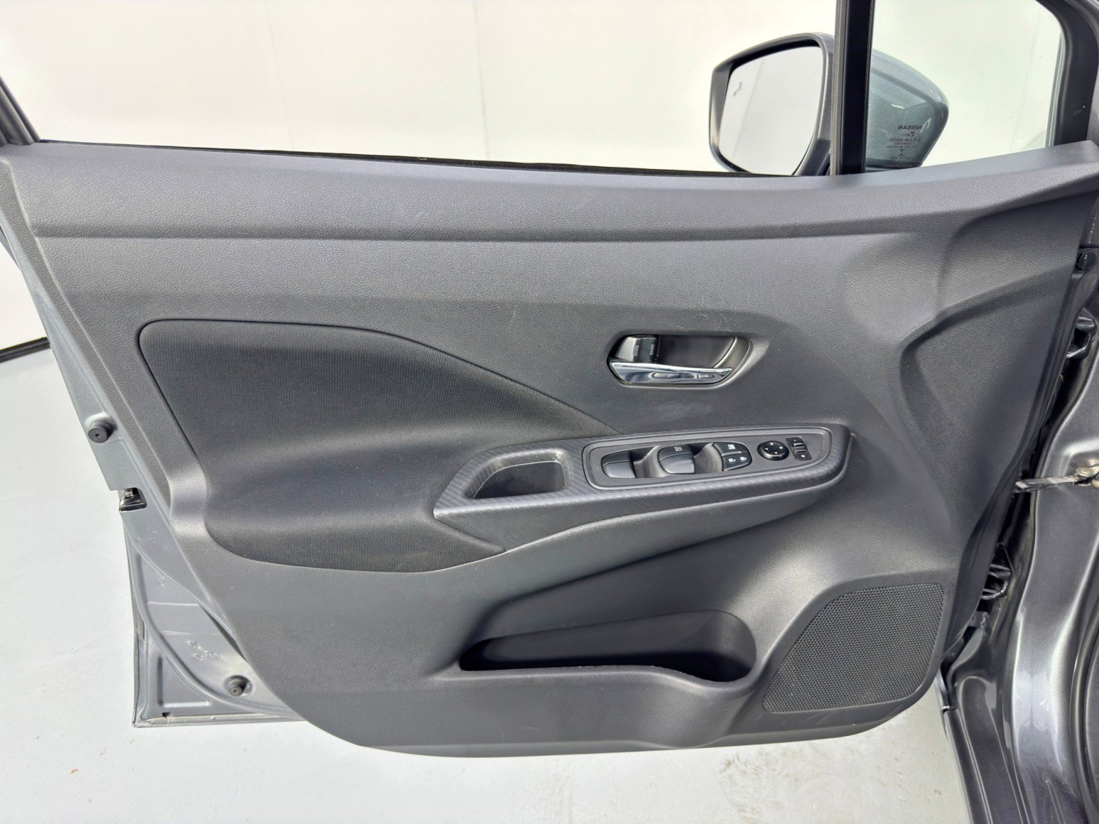 Used 2021 Nissan Versa SV image 33