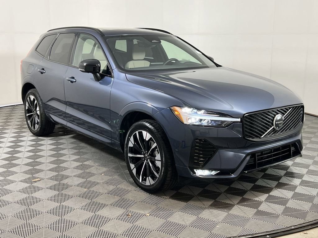 New 2026 Volvo XC60 B5 Plus w/ Climate Package image 2