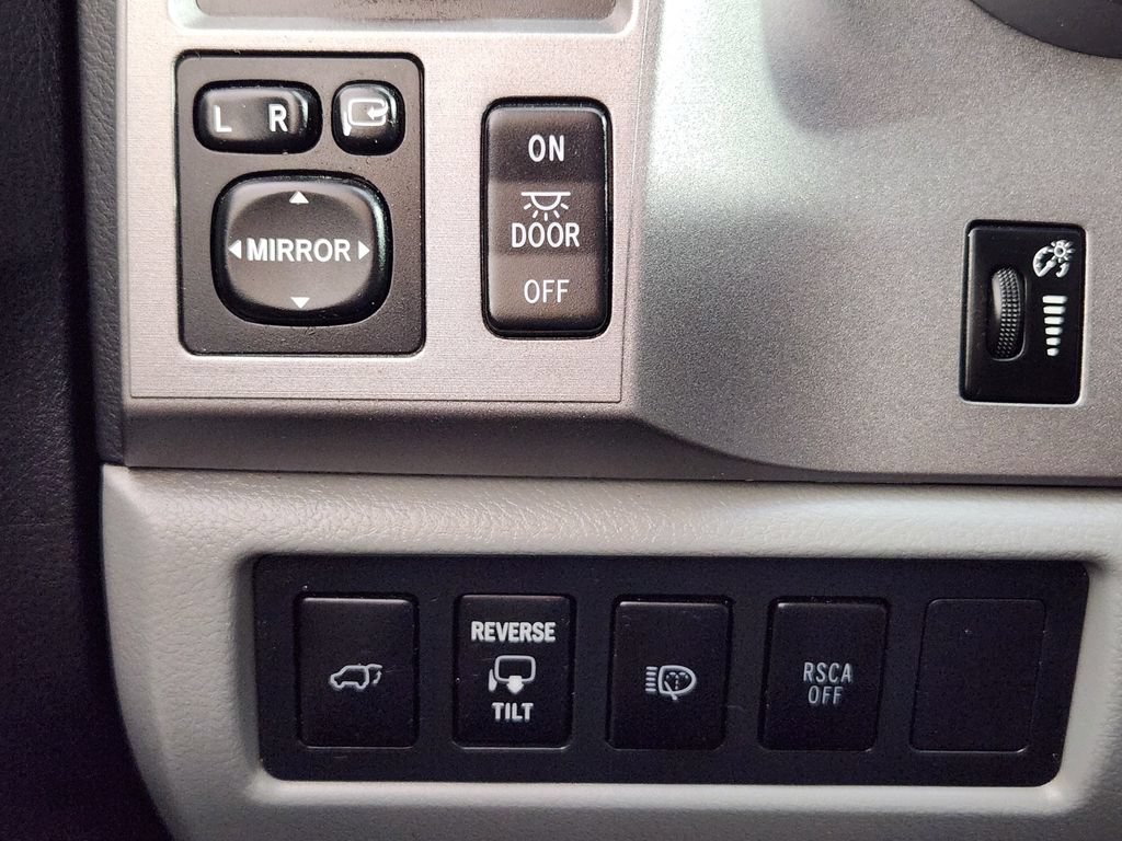 Used 2011 Toyota Sequoia Platinum AWD/4WD image 27