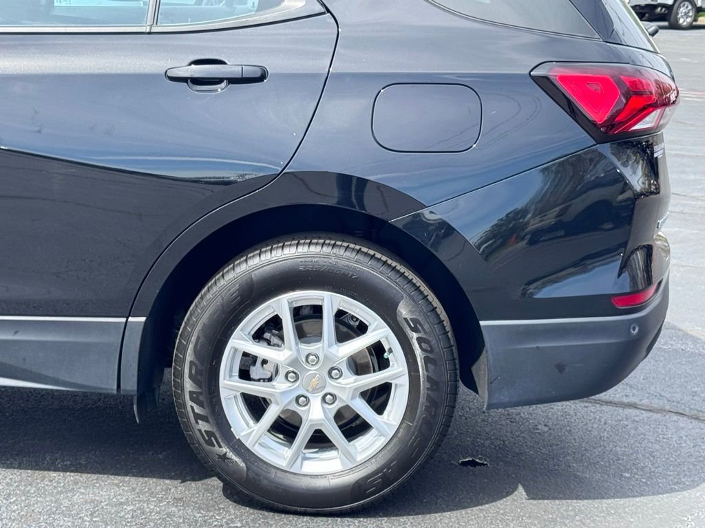 Used 2024 Chevrolet Equinox LS AWD/4WD image 35