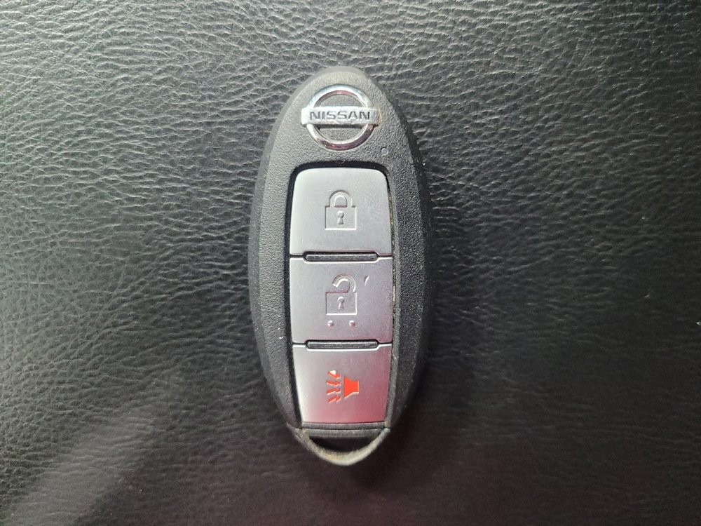 Used 2020 Nissan Pathfinder S image 32