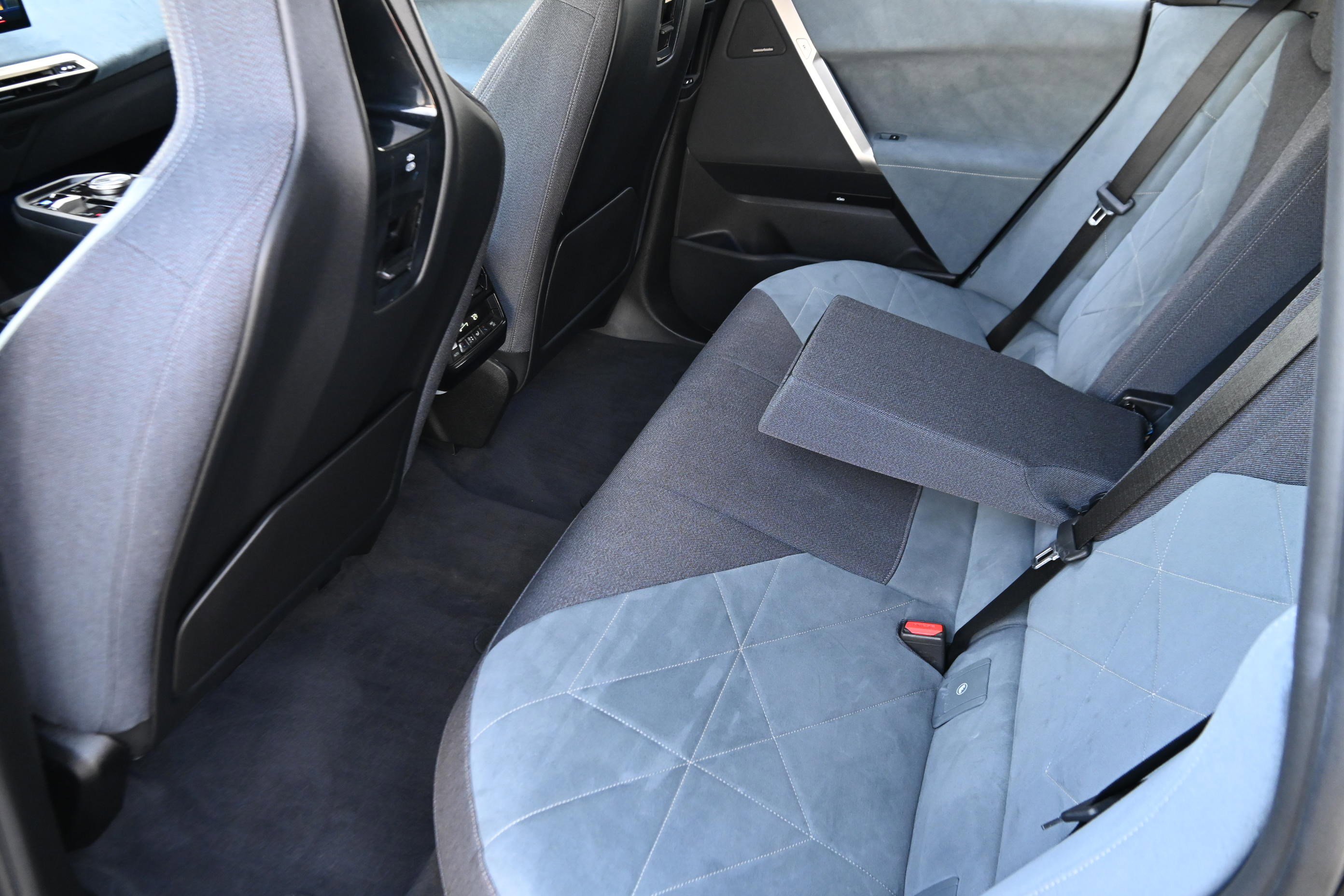 Certified 2024 BMW iX xDrive50 w/ Premium Package image 10