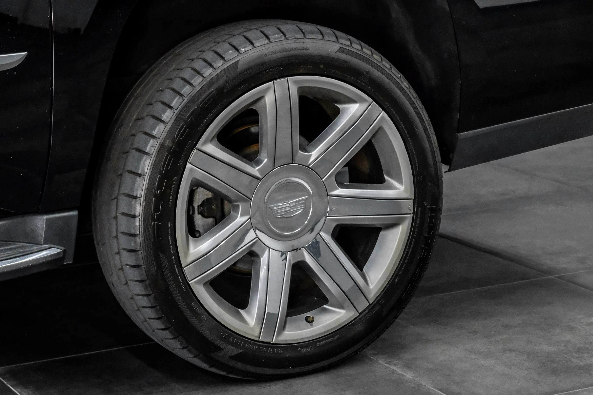 Used 2020 Cadillac Escalade ESV Luxury RWD image 68