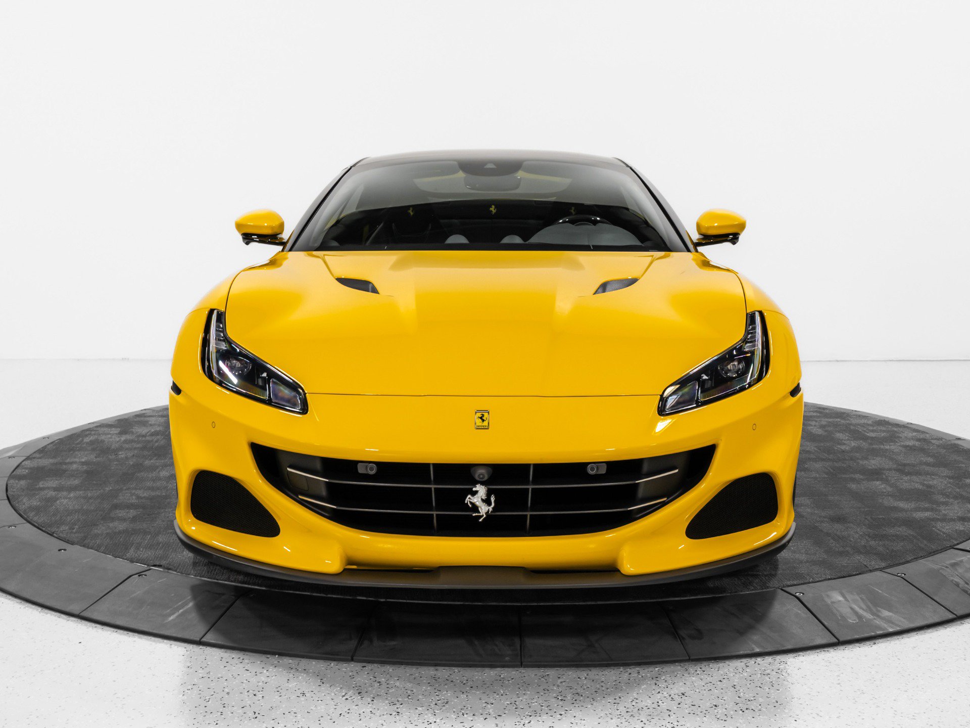 Used 2023 Ferrari Portofino M RWD image 21