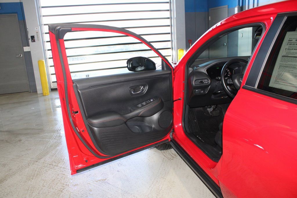 Certified 2025 Honda HR-V Sport image 6