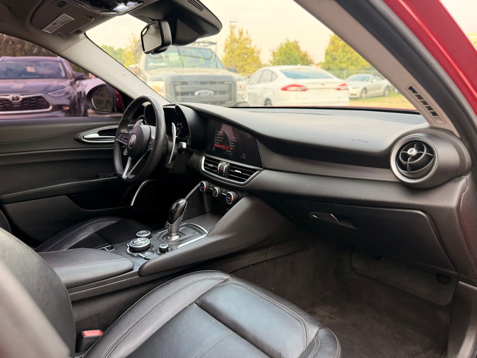 Used 2017 Alfa Romeo Giulia w/ Sport Appearance Package RWD image 19