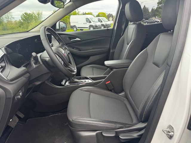 Used 2025 Buick Encore GX Preferred AWD/4WD image 21