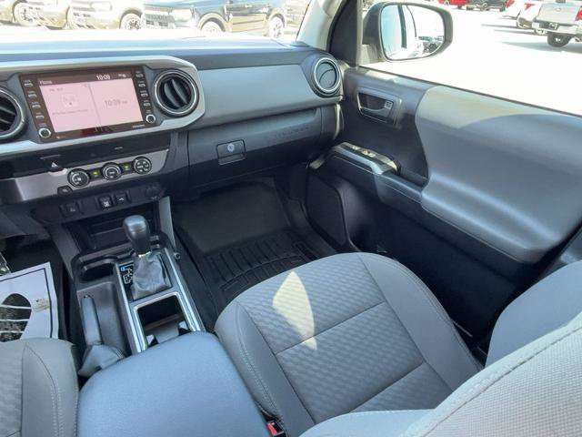 Used 2020 Toyota Tacoma SR5 RWD image 15