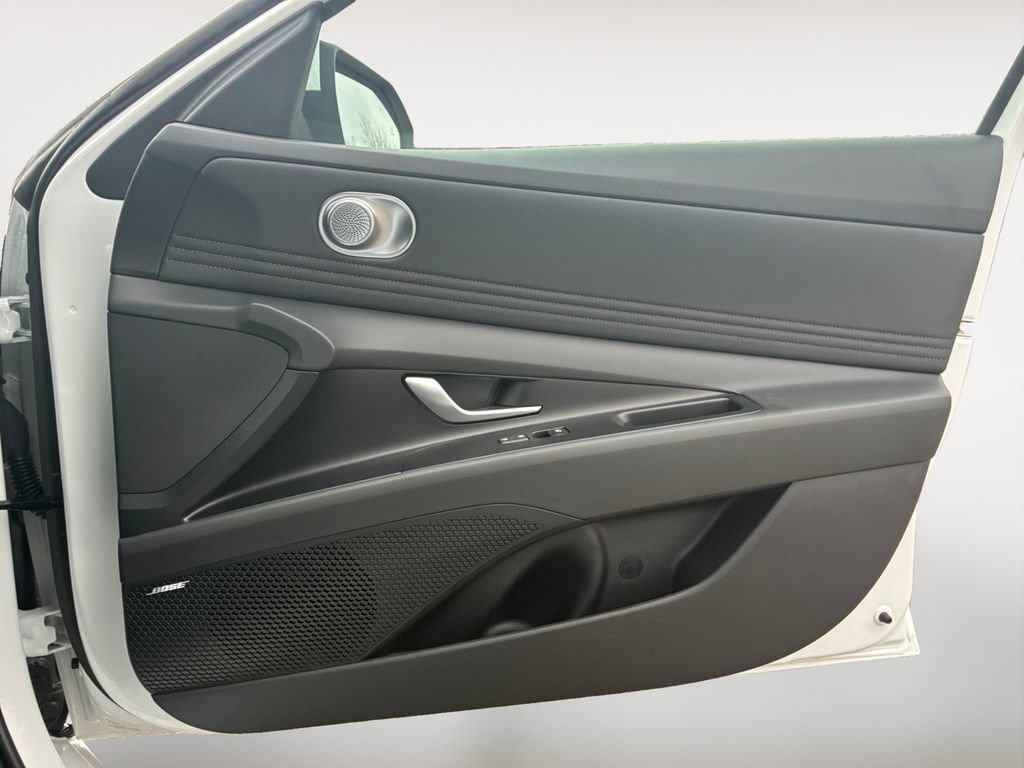 New 2026 Hyundai Elantra Limited image 27